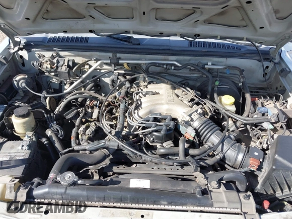 2000 Nissan Xterra XE with VIN 5N1ED28YXYC586308, listed as a IAAI auction lot 41988084 with 281,446 mi miles. Bid and sale history available at carsss.com. Image 10.
