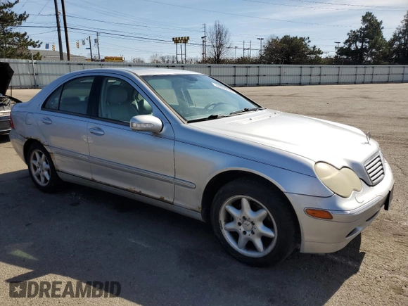 2001 Mercedes-Benz C 230/260/280/320 z VIN WDBRF61J91F050568, wystawiony jako Copart lot #48899705 z przebiegiem 220 079 mil mil oraz Szkoda całkowita • Salvage title. Historia ofert i sprzedaży dostępna na DreamBid. Obrazek 4.