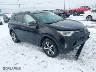 2018 Toyota RAV4 XLE with VIN 2T3RFREV8JW851250, listed as a IAAI auction lot 41164994 with 63,005 mi miles. Bid and sale history available at carsss.com. Image 1.