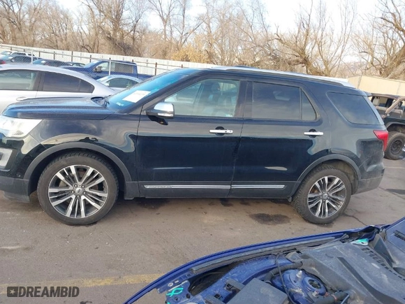 2016 Ford Explorer Platinum with VIN 1FM5K8HT6GGC33858, listed as a IAAI auction lot 41504139 with 133,811 mi miles. Bid and sale history available at carsss.com. Image 14.