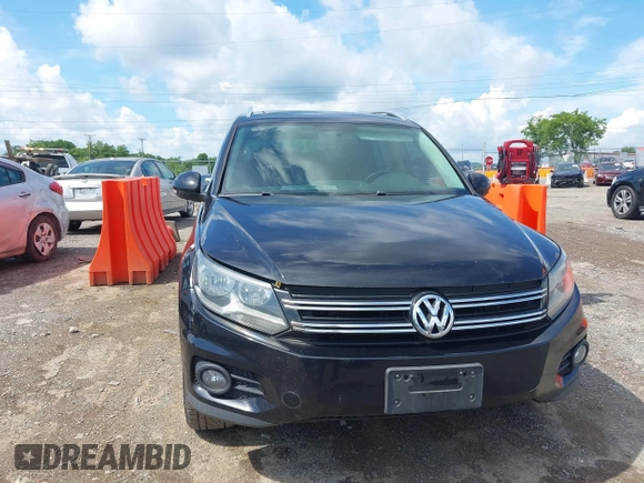 2015 Volkswagen Tiguan SE с VIN WVGAV7AX7FW510549, выставлен на аукционе IAAI как лот 42652715 с пробегом 152 488 миль миль и . История ставок и продаж доступна на DreamBid. Изображение 6.