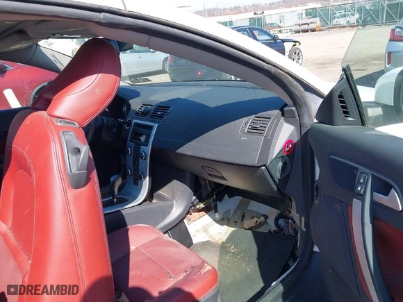 2013 Volvo C70 T5 with VIN YV1672MC2DJ137263, listed as a IAAI auction lot 41834316 with NaN miles. Bid and sale history available at carsss.com. Image 5.