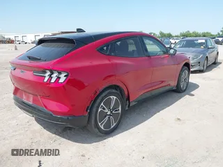 2023 Ford Mustang Mach-E Premium z VIN 3FMTK3R40PMA88565, wystawiony jako IAAI lot #42245792 z przebiegiem 21 394 mil mil oraz . Historia ofert i sprzedaży dostępna na DreamBid. Obrazek 4.