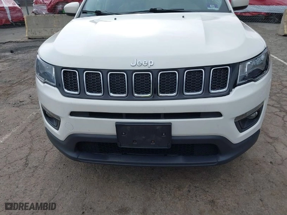 2020 Jeep Compass Latitude with VIN 3C4NJDBB7LT130048, listed as a IAAI auction lot 41898050 with 92,664 mi miles. Bid and sale history available at carsss.com. Image 17.