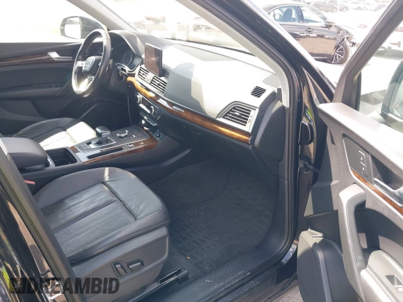 2018 Audi Q5 Premium with VIN WA1ANAFY6J2087928, listed as a IAAI auction lot 41695184 with 65,588 mi miles. Bid and sale history available at carsss.com. Image 5.