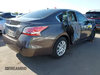 2015 Nissan Altima 2.5 S with VIN 1N4AL3AP9FN385035, listed as a IAAI auction lot 41969896 with 86,711 mi miles. Bid and sale history available at carsss.com. Image 4.