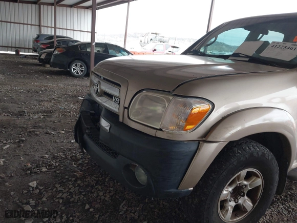 2005 Toyota Tundra SR5 with VIN 5TBET34195S493658, listed as a IAAI auction lot 41225461 with 280,510 mi miles. Bid and sale history available at carsss.com. Image 6.