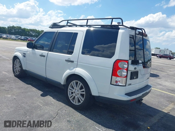 2011 Land Rover LR4 HSE z VIN SALAG2D47BA570625, wystawiony jako IAAI lot #42262798 z przebiegiem 131 107 mil mil oraz . Historia ofert i sprzedaży dostępna na DreamBid. Obrazek 3.