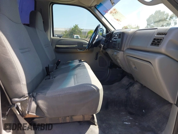 2002 Ford F-350 with VIN 1FDSF34L32EA69781, listed as a IAAI auction lot 42184745 with 175,511 mi miles and . Bid and sale history available at DreamBid. Image 5.