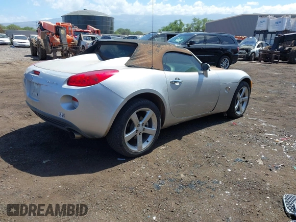 2007 Pontiac Solstice z VIN 1G2MB35B37Y137084, wystawiony jako IAAI lot #41751483 z przebiegiem 68 241 mil mil oraz . Historia ofert i sprzedaży dostępna na DreamBid. Obrazek 4.