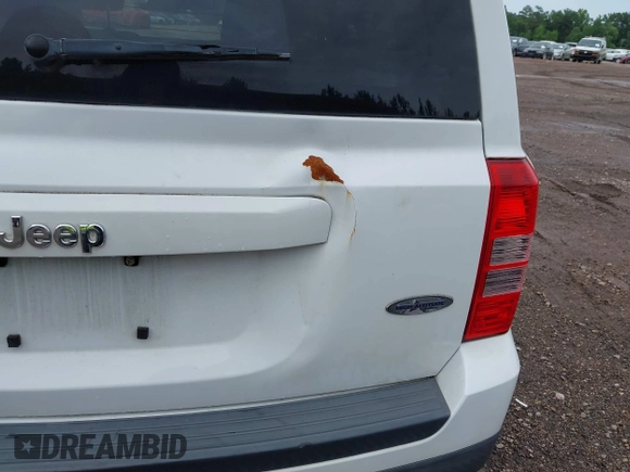 2015 Jeep Patriot High Altitude с VIN 1C4NJPFA8FD388723, выставлен на аукционе IAAI как лот 42542143 с пробегом 115 573 миль миль и . История ставок и продаж доступна на DreamBid. Изображение 6.