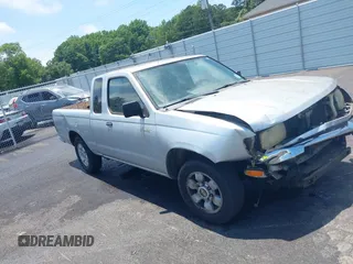 2000 Nissan Frontier XE z VIN 1N6DD26S5YC390398, wystawiony jako IAAI lot #42378867 z przebiegiem 326 147 mil mil oraz . Historia ofert i sprzedaży dostępna na DreamBid. Obrazek 1.