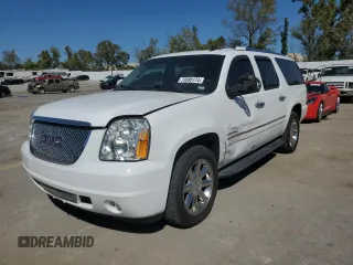 2014 GMC Yukon XL Denali with VIN 1GKS2MEF8ER222722, listed as a Copart auction lot 73995174 with 113,843 mi miles and Salvage Title. Bid and sale history available at carsss.com. Image 1.