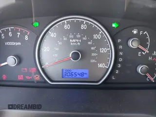 2008 Hyundai Elantra GLS z VIN KMHDU46D18U455169, wystawiony jako IAAI lot #42321086 z przebiegiem 306 548 mil mil oraz . Historia ofert i sprzedaży dostępna na DreamBid. Obrazek 7.