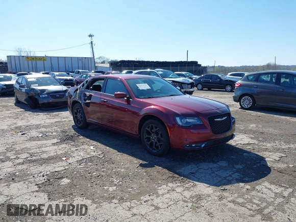 2019 Chrysler 300 with VIN 2C3CCAGG0KH586117, listed as a IAAI auction lot 41923456 with 86,174 mi miles. Bid and sale history available at carsss.com. Image 1.