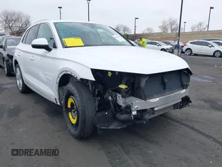 2018 Audi Q5 Premium Plus with VIN WA1BNAFY9J2205989, listed as a IAAI auction lot 41838062 with 60,777 mi miles. Bid and sale history available at carsss.com. Image 1.