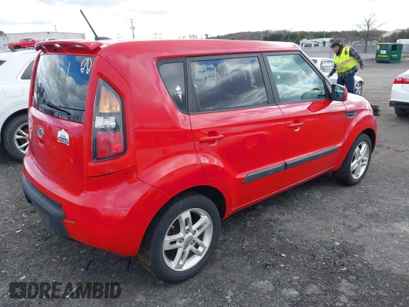 2011 Kia Soul + with VIN KNDJT2A24B7196638, listed as a IAAI auction lot 41741111 with 92,276 mi miles. Bid and sale history available at carsss.com. Image 4.