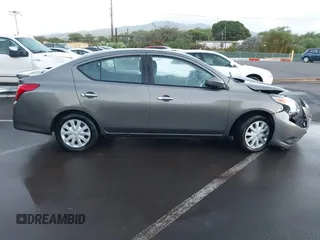 2017 Nissan Versa SV z VIN 3N1CN7AP4HK429880, wystawiony jako IAAI lot #41702985 z przebiegiem 183 764 mil mil oraz . Historia ofert i sprzedaży dostępna na DreamBid. Obrazek 14.