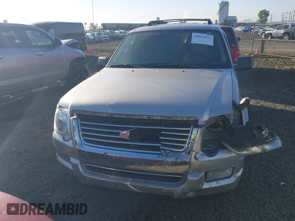 2008 Ford Explorer XLT z VIN 1FMEU73E38UA57643, wystawiony jako IAAI lot #42047634 z przebiegiem 135 336 mil mil oraz . Historia ofert i sprzedaży dostępna na DreamBid. Obrazek 13.