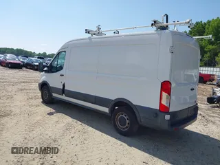 2015 Ford Transit Cargo z VIN 1FTNE2CM6FKA08103, wystawiony jako IAAI lot #42137844 z przebiegiem 224 687 mil mil oraz . Historia ofert i sprzedaży dostępna na DreamBid. Obrazek 3.