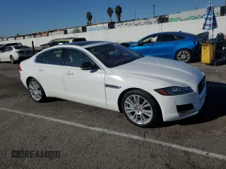 2018 Jaguar XF 25t Prestige with VIN SAJBE4FX7JCY56550, listed as a Copart auction lot 88754595 with 6,211 mi miles and Salvage Title. Bid and sale history available at carsss.com. Image 4.