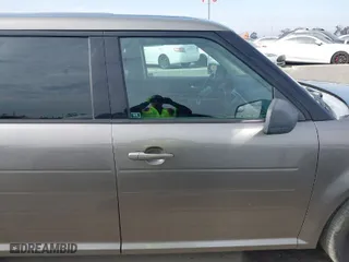 2014 Ford Flex SE with VIN 2FMGK5B88EBD18121, listed as a IAAI auction lot 41472638 with 131,632 mi miles. Bid and sale history available at carsss.com. Image 14.