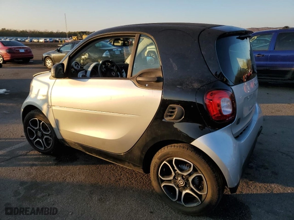 2019 Smart EQ fortwo pure with VIN WMEFJ9BA0KK368446, listed as a Copart auction lot 85898494 with NaN miles and Clean Title. Bid and sale history available at carsss.com. Image 2.