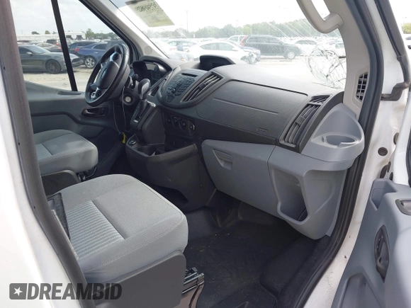2017 Ford Transit z VIN 1FTYE2CG6HKB46718, wystawiony jako IAAI lot #37349829 z przebiegiem 94 836 mil mil oraz . Historia ofert i sprzedaży dostępna na DreamBid. Obrazek 5.