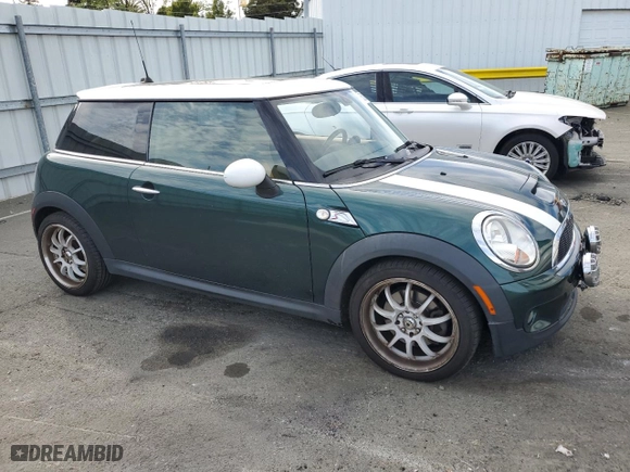 2010 MINI Cooper Hardtop S with VIN WMWMF7C51ATW88877, listed as a Copart auction lot 53090015 with 112,115 mi miles and Clean Title. Bid and sale history available at carsss.com. Image 4.