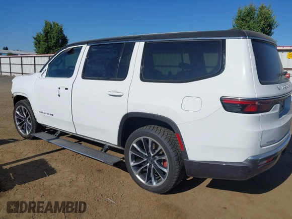 2022 Jeep Wagoneer Series III with VIN 1C4SJVDT1NS114768, listed as a IAAI auction lot 42532627 with 47,071 mi miles and . Bid and sale history available at DreamBid. Image 3.