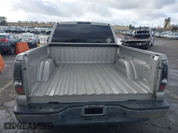 2005 Chevrolet Silverado 1500 LS with VIN 2GCEC19T651252136, listed as a IAAI auction lot 41579633 with 178,625 mi miles and . Bid and sale history available at DreamBid. Image 16.