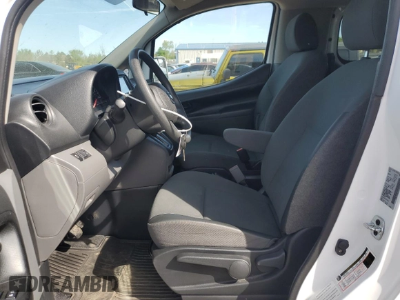 2016 Nissan NV200 S z VIN 3N6CM0KN1GK695339, wystawiony jako Copart lot #55224155 z przebiegiem 20 396 mil mil oraz Szkody całkowita. Historia ofert i sprzedaży dostępna na DreamBid. Obrazek 7.