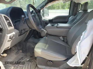 2019 Ford F-250 XL with VIN 1FD7W2A67KEF85513, listed as a Copart auction lot 59395015 with 117,821 mi miles and Salvage title. Bid and sale history available at DreamBid. Image 7.