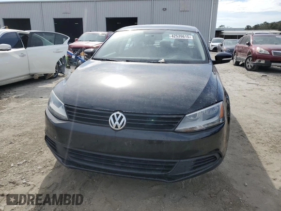 2011 Volkswagen Jetta SE z VIN 3VWDZ7AJ2BM352713, wystawiony jako Copart lot #42539615 z przebiegiem 93 070 mil mil oraz Czysty tytuł • Clean title. Historia ofert i sprzedaży dostępna na DreamBid. Obrazek 5.