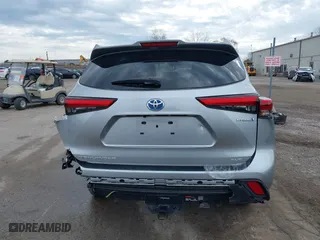 2023 Toyota Highlander Hybrid XLE with VIN 5TDKBRCH5PS121526, listed as a IAAI auction lot 41897097 with 26,704 mi miles. Bid and sale history available at carsss.com. Image 17.