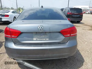 2013 Volkswagen Passat SE z VIN 1VWBH7A32DC011750, wystawiony jako IAAI lot #42199020 z przebiegiem 155 806 mil mil oraz . Historia ofert i sprzedaży dostępna na DreamBid. Obrazek 16.