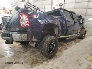 2011 GMC Sierra 2500HD SLT z VIN 1GT121C87BF143002, wystawiony jako Copart lot #88155945 z przebiegiem Nie podano mil oraz Nie do naprawy • Non repairable. Historia ofert i sprzedaży dostępna na DreamBid. Obrazek 3.