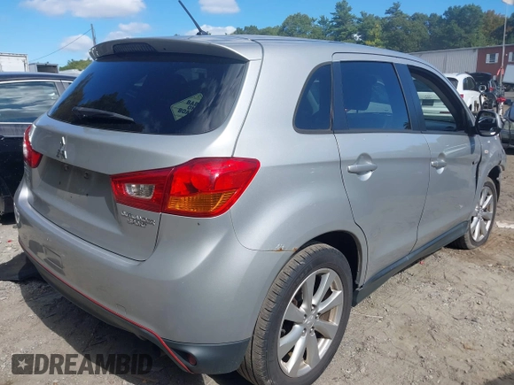 2015 Mitsubishi Outlander Sport ES with VIN 4A4AP3AU4FE042064, listed as a IAAI auction lot 40477211 with 117,890 mi miles. Bid and sale history available at carsss.com. Image 4.