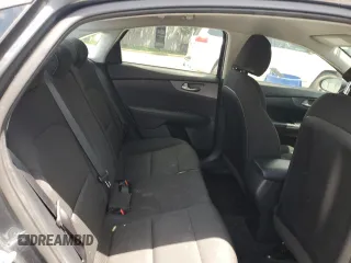 2021 Kia Forte LXS z VIN 3KPF24AD1ME380668, wystawiony jako Copart lot #57884555 z przebiegiem 63 763 mil mil oraz Szkoda całkowita • Salvage title. Historia ofert i sprzedaży dostępna na DreamBid. Obrazek 10.