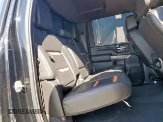 2020 GMC Sierra 3500HD AT4 z VIN 1GT49VEY7LF315026, wystawiony jako Copart lot #51613555 z przebiegiem 160 533 mil mil oraz Szkoda całkowita • Salvage title. Historia ofert i sprzedaży dostępna na DreamBid. Obrazek 11.