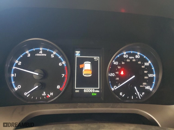 2018 Toyota RAV4 XLE with VIN JTMRFREV1JJ736777, listed as a Copart auction lot 52329605 with 60,069 mi miles and Salvage Title. Bid and sale history available at carsss.com. Image 9.