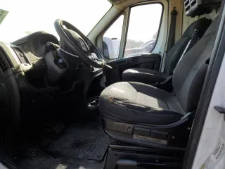 2014 Ram ProMaster Cargo z VIN 3C6TRVDG5EE107302, wystawiony jako Copart lot #51847295 z przebiegiem 173 621 mil mil oraz Czysty tytuł • Clean title. Historia ofert i sprzedaży dostępna na DreamBid. Obrazek 7.