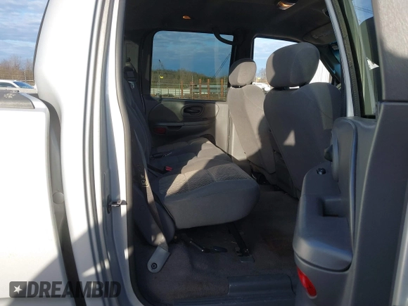 2002 Ford F-150 XLT with VIN 1FTRW08632KE22611, listed as a IAAI auction lot 41519768 with 200,420 mi miles. Bid and sale history available at carsss.com. Image 8.