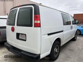 2014 Chevrolet Express Cargo z VIN 1GCSGAFX2E1160851, wystawiony jako IAAI lot #42649641 z przebiegiem 218 374 mil mil oraz . Historia ofert i sprzedaży dostępna na DreamBid. Obrazek 8.