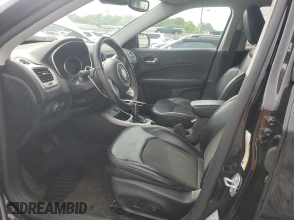 2018 Jeep Compass Latitude z VIN 3C4NJCBB6JT136804, wystawiony jako Copart lot #54146235 z przebiegiem 71 436 mil mil oraz Szkoda całkowita • Salvage title. Historia ofert i sprzedaży dostępna na DreamBid. Obrazek 7.