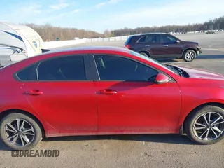 2022 Kia Forte LXS z VIN 3KPF24AD4NE472102, wystawiony jako IAAI lot #41810091 z przebiegiem 45 651 mil mil oraz . Historia ofert i sprzedaży dostępna na DreamBid. Obrazek 13.