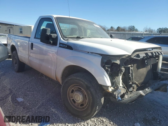 2014 Ford F-250 XL with VIN 1FTBF2A60EEA98432, listed as a Copart auction lot 88311635 with 320,415 mi miles and Salvage title. Bid and sale history available at DreamBid. Image 4.