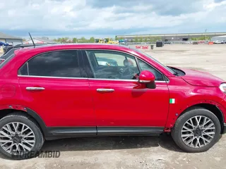 2017 FIAT 500X Lounge z VIN ZFBCFYDBXHP613867, wystawiony jako IAAI lot #42179855 z przebiegiem 81 773 mil mil oraz . Historia ofert i sprzedaży dostępna na DreamBid. Obrazek 14.