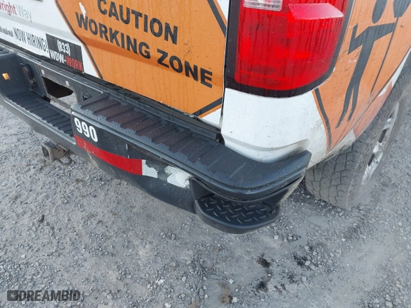 2018 Chevrolet Silverado 1500 Work Truck with VIN 1GCNCNEH2JZ239815, listed as a IAAI auction lot 40581431 with 119,201 mi miles. Bid and sale history available at carsss.com. Image 6.