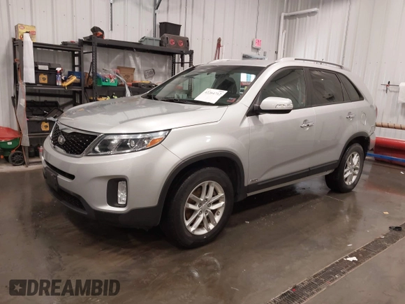 2014 Kia Sorento LX z VIN 5XYKTCA63EG524362, wystawiony jako IAAI lot #42264712 z przebiegiem 99 450 mil mil oraz . Historia ofert i sprzedaży dostępna na DreamBid. Obrazek 2.